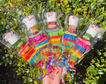 15+ Kids Birthday Candy Kabobs! Kids Birthday Party Favors, Kids Party Bags, Birthday Candy, Kids Birthday Party Favor, Candy Skewer, Candy