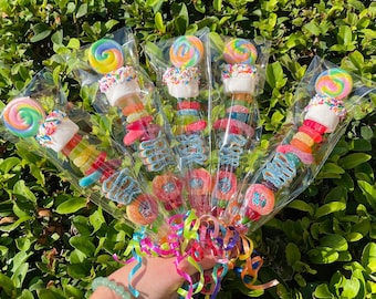10+ Candy Kabob Party Favors! Bomboniere personalizzate per feste di compleanno, dolcetti di compleanno, bomboniere uniche per feste di compleanno, spiedini di caramelle, caramelle, caramelle
