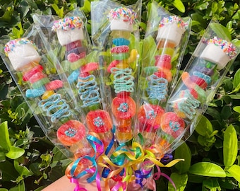 10+ Kids Birthday Candy Kabobs! Kids Birthday Party Favors, Kids Party Bags, Birthday Candy, Kids Birthday Party Favor, Candy Skewer, Candy