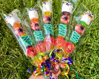 10+ Halloween Candy Kabobs! Birthday Party Favors, Halloween Party, Halloween, Kids Birthday Party Favor, Candy Skewer, Candy, Kids Candy