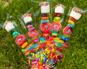 Über 10 individuell gestaltbare Süßigkeitenspieße! Gastgeschenke für Kindergeburtstage, Geburtstagsleckereien, Regenbogen-Gastgeschenke für Kindergeburtstage, Süßigkeitenspieße, Süßigkeiten, Kindersüßigkeiten