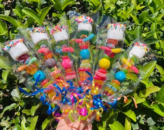 Oltre 10 spiedini di caramelle personalizzati! Bomboniere per feste di compleanno, decorazioni per feste, dolcetti di compleanno, bomboniere per feste di compleanno per bambini, spiedini di caramelle, caramelle, caramelle per bambini
