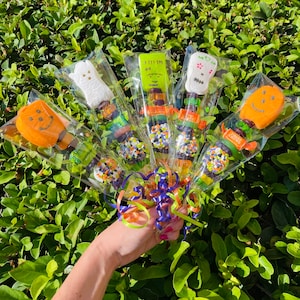Halloween Candy Kabobs-10+ Birthday Party Favors, Party Decor, Birthday Treat, Kids Halloween Party Favor, Halloween Handout Halloween Candy