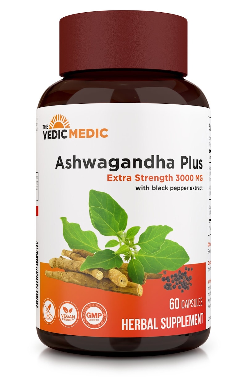 以下が含まれることがあります： 黒いボトルに白いラベルが貼られており、「Ashwagandha Plus Extra Strength 3000 MG with black pepper extract」と記載されています。ボトルはハーブサプリメントとしてラベル付けされており、60カプセル入りです。ラベルには、ビーガンフレンドリーとGMP認証のロゴも含まれています。