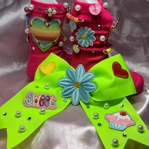 Cupcake Glam | Cupcake Pendant | Pearls | Flowered Charms | Rhinestones | Variety of Colors | Toddlers |Kids | Teens| Hair Bow | Sz:10c-6Y |