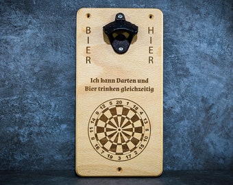 Wandflaschenöffner personalisierbar - mit Magnet möglich |  Bieröffner |  Geschenk Mann | Dartspieler