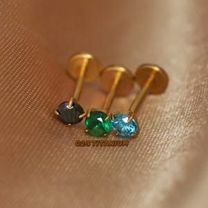Boucle d'oreille en cartilage en diamant multicolore - clou à dos plat 16 g 18 g 20 g - clou hélicoïdal - piercing conque - boucle d'oreille tragus sans fil - clou de nez en or