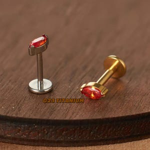 Petites boucles d'oreilles hélix grenat - piercing hélice - bijoux de nez - clou de nez - conque - boucles d'oreilles à dos plat - boucles d'oreilles sieste - labret sans fil - 16 g