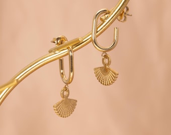 Pleated Fan U Hoop | Oriental Dangle Charm | Vintage Delicate | Lobe Helix Piercing | Chic Gift