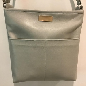 Grey Vegan Leather Crossbody Purse, Grey Crossbody, Medium Crossbody, Gifts for Her, Travel Purse, Grey Purse, Vegan Leather Purse