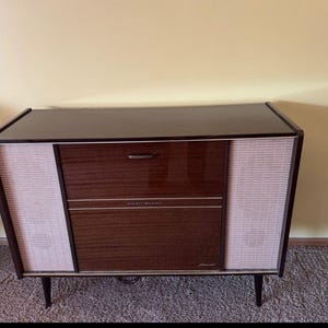 Grundig-konsol med Bluetooth från 1960-talet