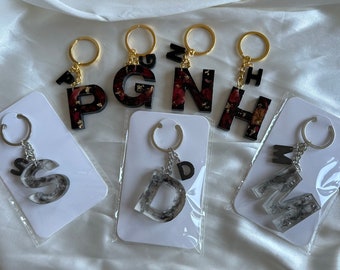 Sleutelhanger van epoxyhars / letters / bladgoud / hars / gepersonaliseerd / handgemaakt