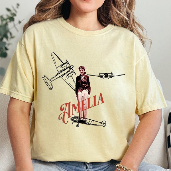 Amelia Earhart Graphic T-shirt, Gift for her, Gift for Aviation Lover, Female Flyers, Women Pilots, Adventure Lover, Women in History