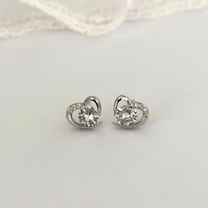 Silver Love Heart Stud Earring, 925 sterling silver earrings, Cubic Zirconia, Silver Stud Earrings, Gift for her, Everyday Earrings, Anett