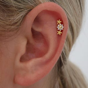16G Flat back Helix Stud Earrings, Flower Piercing, 925 Sterling Silver with 18k gold plated, Conch earrings, Cartilage stud, 1 piece