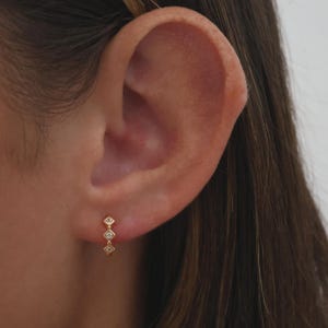Dainty Gold Huggie Hoop, 925 Sterling Silver with 18k Gold plated, Small Helix Hoop,Cartilage Hoop, Gold conch hoop , Second Piercing, Gift