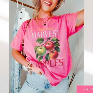 Apple Harvest Farm Fresh Produce Shirt Vintage Fruit Crate Graphic Tee Apple Orchard Shirt Nostalgia Retro Aesthetic Farmers Market Tee