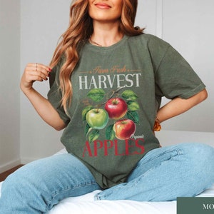 Apple Harvest Farm Fresh Produce Shirt Vintage Fruit Crate Graphic Tee Apple Orchard Shirt Nostalgia Retro Aesthetic Farmers Market Tee