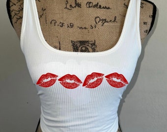 Lips heart tank top, Valentine’s Day tank top, white summer crop top, kisses outfit, love tshirt, sexy lip print