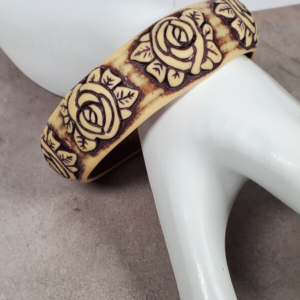 Vintage Rosebud Roses Cream and Brown Carved Resin or Plastic Bangle Bracelet