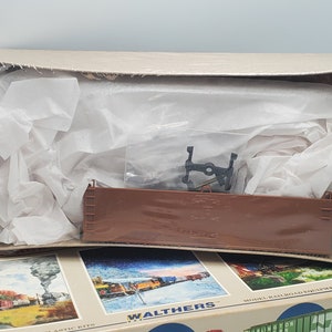 Walthers 932-2400 HO Scale 40 Ft Reefer Wood End Car undecorated in box