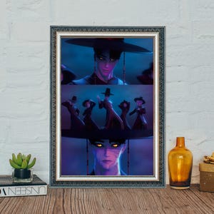 Puede incluir: Obra de arte enmarcada que presenta una ilustración digital de un personaje con ojos amarillos y un sombrero grande. La obra de arte está dividida en tres secciones, con la cara del personaje en los paneles superior e inferior y un grupo de figuras en el medio.