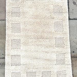 Hand Knotted Wool Rug: Textured Checkered Design - Ivory, Rust, Maroon