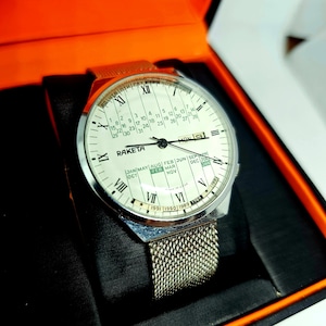 Vintage RAKETA Men&#39;s Watch COLLEGE Perpetual Calendar USSR Watch 40mm ultra rare