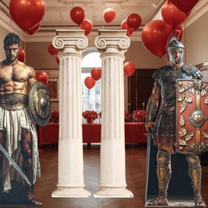 Rome antique / Décorations romaines en carton découpées - Gladiateur, centurion romain et piliers romains / grecs