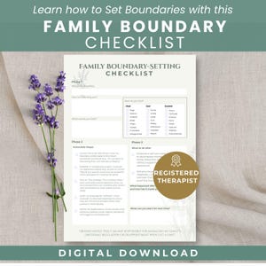 Puede incluir: Un documento impreso de lista de verificación de límites familiares con tres fases de pasos prácticos y casillas de emociones, decorado con una rama de flores de lavanda moradas y un sello circular dorado de terapeuta registrado.