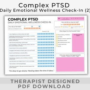 Puede incluir: Una hoja de trabajo PDF imprimible diseñada para personas con trastorno de estrés postraumático complejo. La hoja de trabajo se titula "Complex PTSD Daily Emotional Wellness Check-In (2)" e incluye secciones para hacer un seguimiento de la calidad del sueño, el bienestar emocional, las técnicas de conexión a tierra y el diario de las experiencias diarias. La hoja de trabajo presenta un esquema de color rosa y azul.