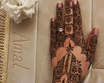 Henna painting