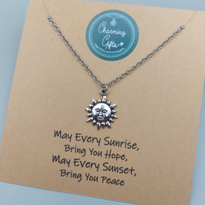 Collier soleil, cadeaux de charme personnalisés en argent tibétain, bijoux célestes, encouragements, citation de message d'affirmation positive.