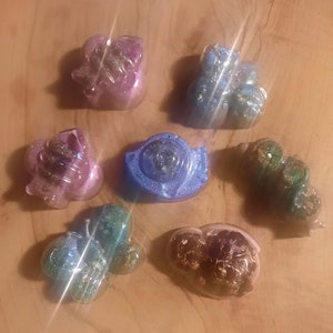 Pocket orgonit -INSECT  handmade orgonite with love and kindness! Different insect and colours to choose between;).