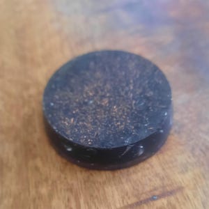 A Pocket orgonit - APATITE handmade orgonite - feel held and protected - full of love, creativity and your true expression!