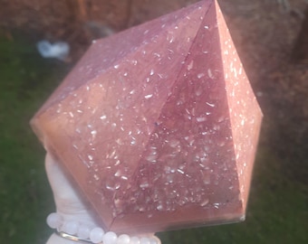 UNCONDITIONAL LOVE - a simple but gorgeously pretty and large orgonite shimmering with the energy of unconditional love and security!