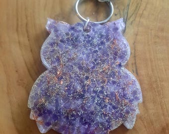 Orgonite key ring - a beautiful orgonite owl with powerful glittery energy & protection! Amethyst, copper shaving and eco glitter!