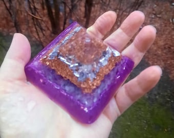 FAIRY LAND - cerise - a rose quartz and clear quartz fairy land magical tip orgonite giza filled with metals and crystals!!