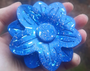ORGONITE FLOWER - a beautiful orgonite flower with powerful healing, EMF-protection and overall protection!