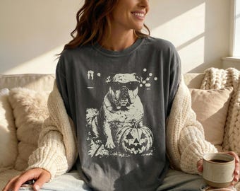 Comfort Colors® English Bulldog Halloween Shirt, Dog Lover Halloween, Spooky Bulldog, Dog Mom Fall Top, Trick or Treat Cute Dog Tee