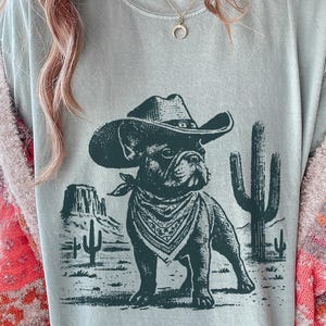 Comfort Colors French Bulldog Cowboy Shirt - Gift Frenchie Dog Lover in Western Style, Frenchie Dog Wild West T Vintage Frenchie Mom Dog Tee