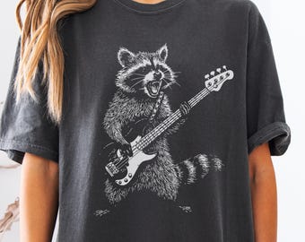 Vintage Raccoon Rock Shirt – Trash Panda Playing Bass Guitar Rocker Raccoon Musician T Funny Raccoon Lover Gift Music Trash Panda Singer