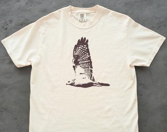 Falcon Silhouette Shirt: Red-Tailed Hawk – Red-Shouldered Hawk – Minimalist Bird Tee for Raptor Fans, Bird Lovers and Nature Gifts