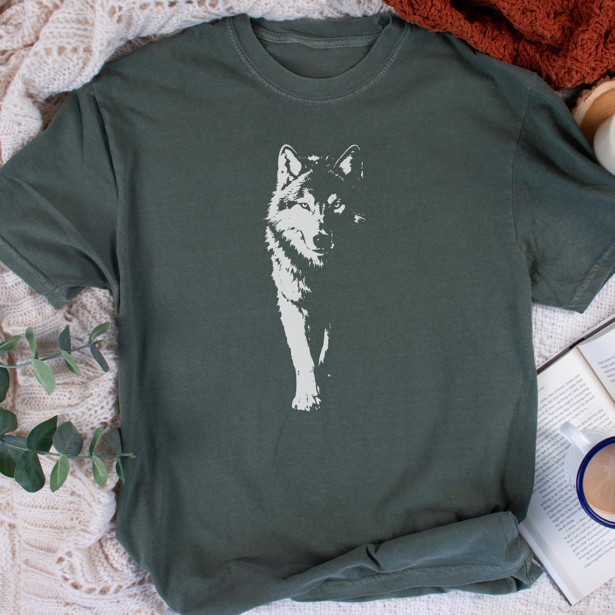 Wolf T-shirt, Minimalist Wolf Graphic Shirt, Wildlife Art Unisex
