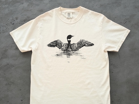 Common Loon Shirt – Vintage Water Bird Illustration Tee, Rustic Wildlife Art, Lake Life Nature Lover T-Shirt