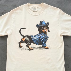 Western Dachshund Shirt - Cowboy Doxie Dog Owners Gift, Wild West Weenie Dad Tee, Country Wiener Dog Mom T-Shirt, Ranch Dachshund Vintage T