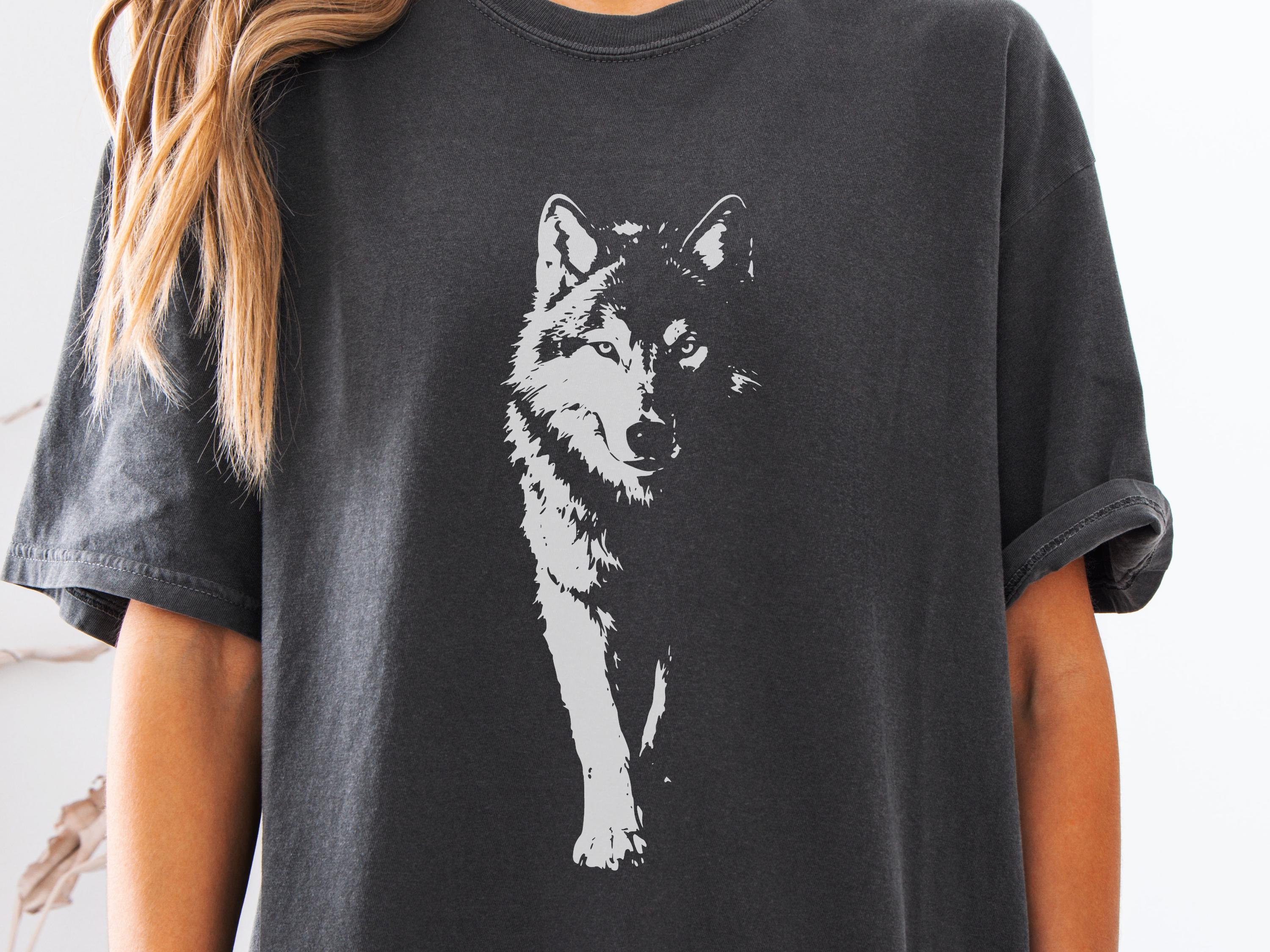 Wolf T-shirt, Minimalist Wolf Graphic Shirt, Wildlife Art Unisex