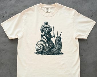 Medieval Shih Tzu Knight Riding Snail Vintage Tshirt – Funny Shih Tzu Meme, Retro Y2K Dark Art, Grimdark Gift Dog Lovers