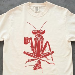 Funny Praying Mantis Shirt - Coffee Praying Mantis Feminism Tee, Chill Praying Mantis T, Gift for Women and Men, Feministic Shirt, Insects