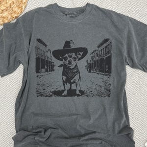 Chihuahua, Funny Dog Shirt, Vintage Dog Shirt, Western Shirt, Retro T-Shirt, Cowboy TShirt, Dog Mom Shirt, Chihuahua Mom, Chihuahua Dad